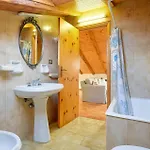 2 Bedroom Gorgeous Apartment In Moneglia