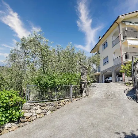 2 Bedroom Stunning In Apartment Moneglia